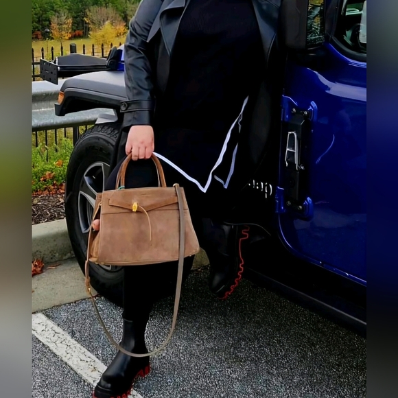 Veronica Beard Dash Bag - Picture 10 of 10